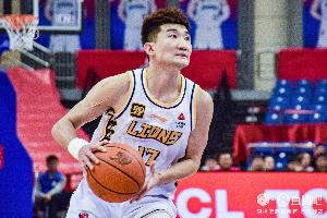 开云官网-直播吧：孙铭徽已开始全场对抗练习 季后赛首场比赛有望复出