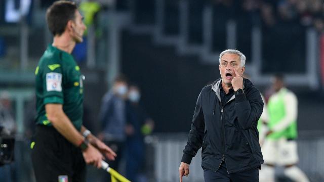 开云官网-穆里尼奥：评裁判就会停赛 中卫：房子大点球遭漏判